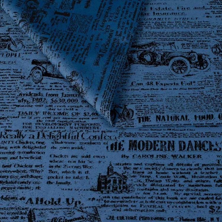 Niebieska tkanina obiciowa Oldpress z tkanym wzorem starej gazety – Polskie Tkaniny